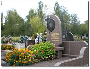 Памятники Цоколя, столы, лавки
