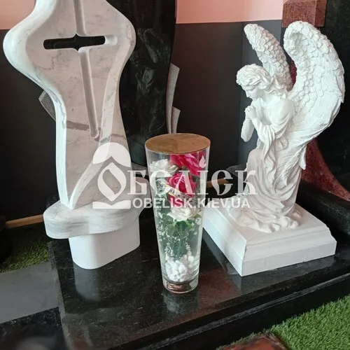 Памятники Мемориальные скульптуры, бюсты, статуи