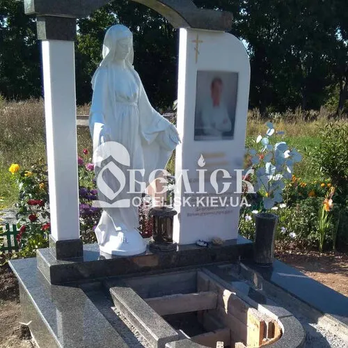 Памятники Мемориальные скульптуры, бюсты, статуи