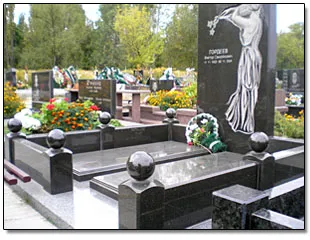 Памятники Цоколя, столы, лавки