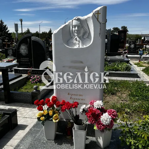 Памятники Мемориальные скульптуры, бюсты, статуи