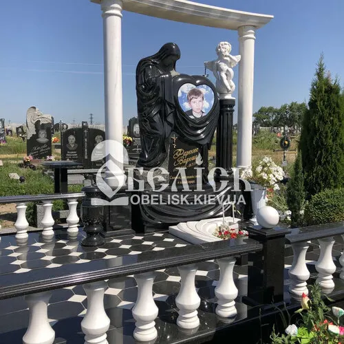 Памятники Мемориальные скульптуры, бюсты, статуи