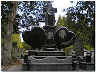 Памятники Мемориальные комплексы на кладбище