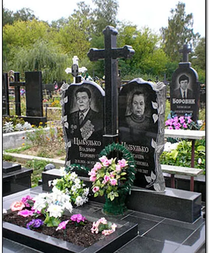 Памятники Памятники для двоих