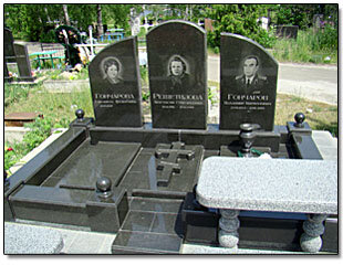 Памятники Мемориальные комплексы на кладбище